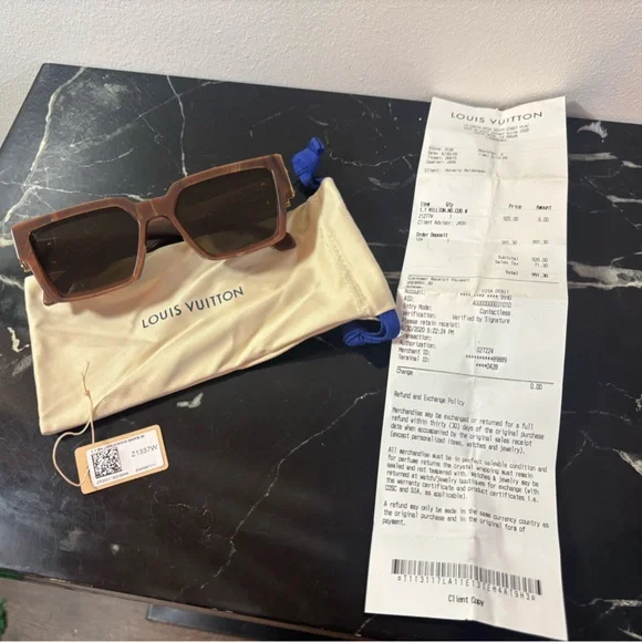 Louis Vuitton Brown Sunglasses with Case